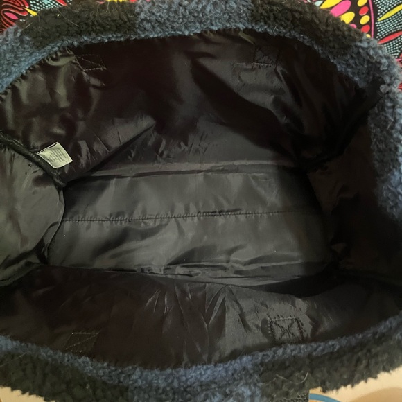 Sherpa Checkered Large Tote - Picture 4 of 4